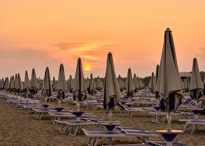 Charming With Private Garden Apartment Bibione