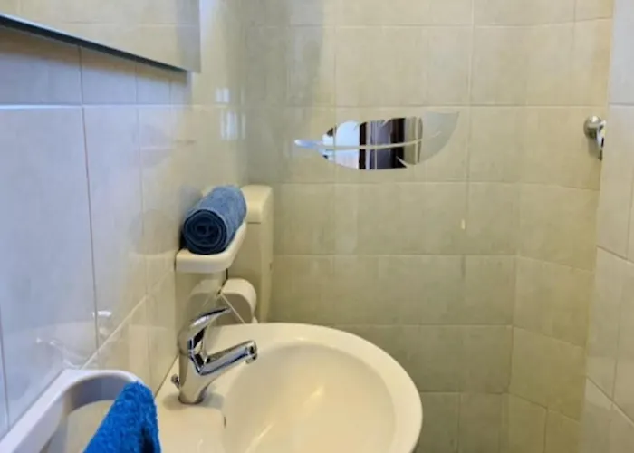 Charming With Private Garden Apartment